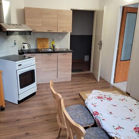 Studentska Apartments Karlovy Vary Bagian luar foto