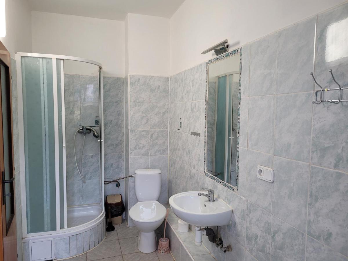 Studentska Apartments Karlovy Vary Bagian luar foto