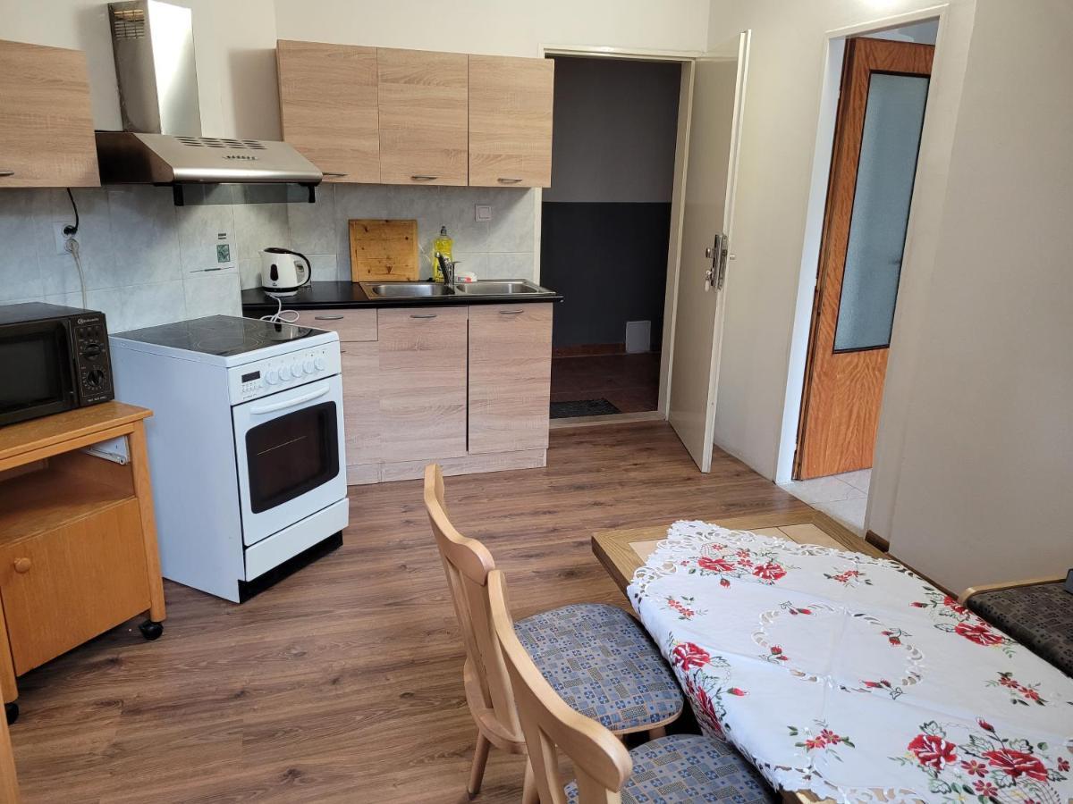 Studentska Apartments Karlovy Vary Bagian luar foto