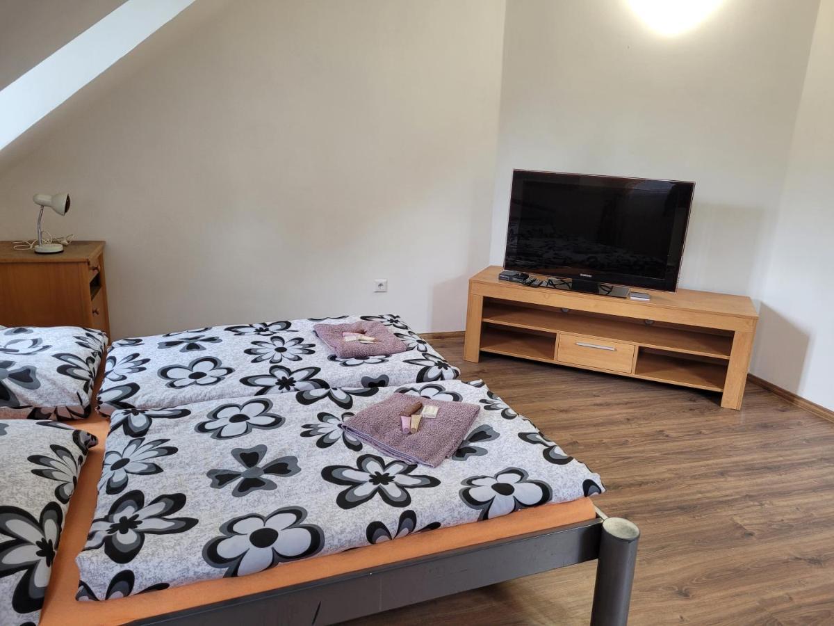 Studentska Apartments Karlovy Vary Bagian luar foto