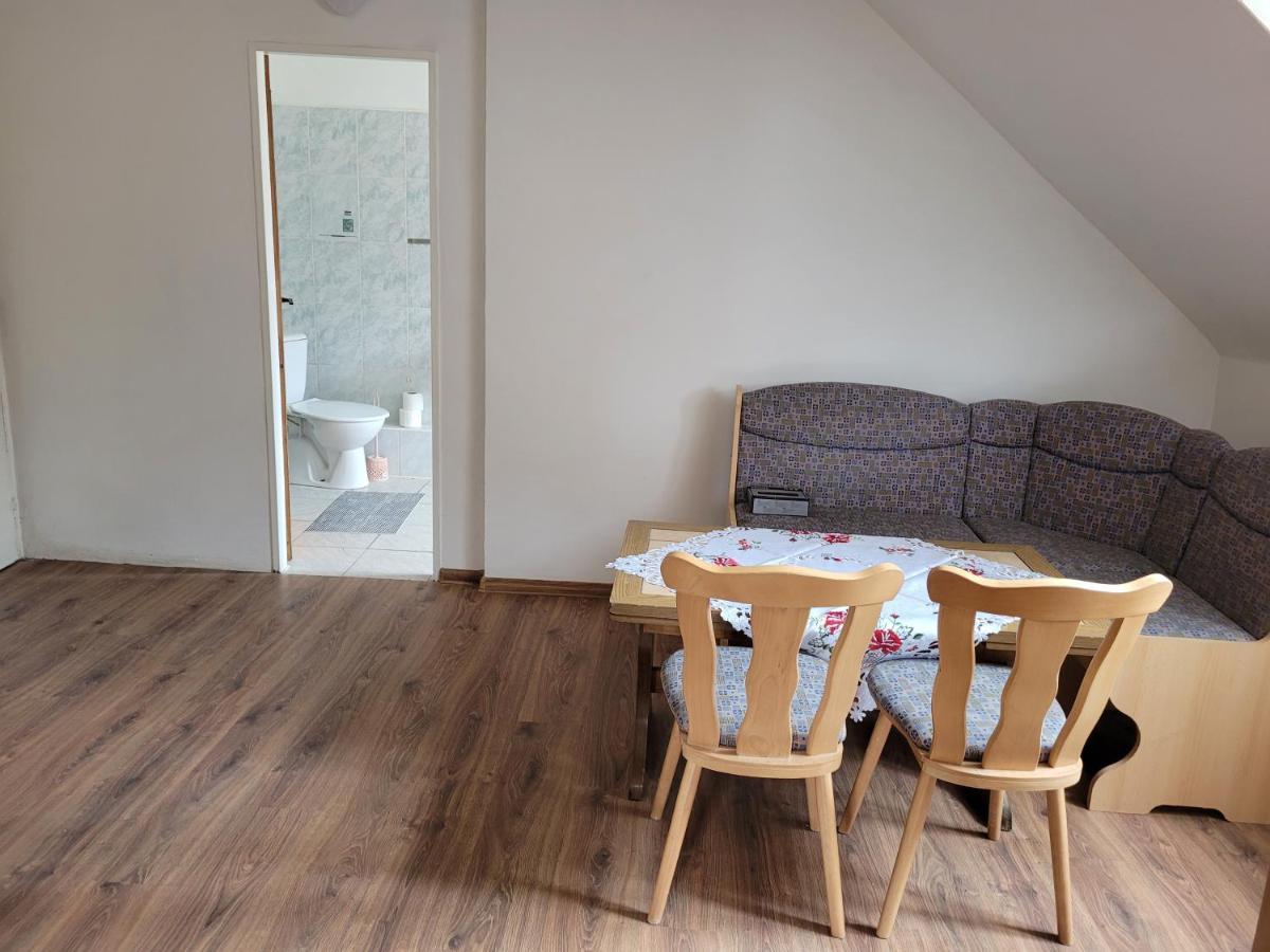 Studentska Apartments Karlovy Vary Bagian luar foto